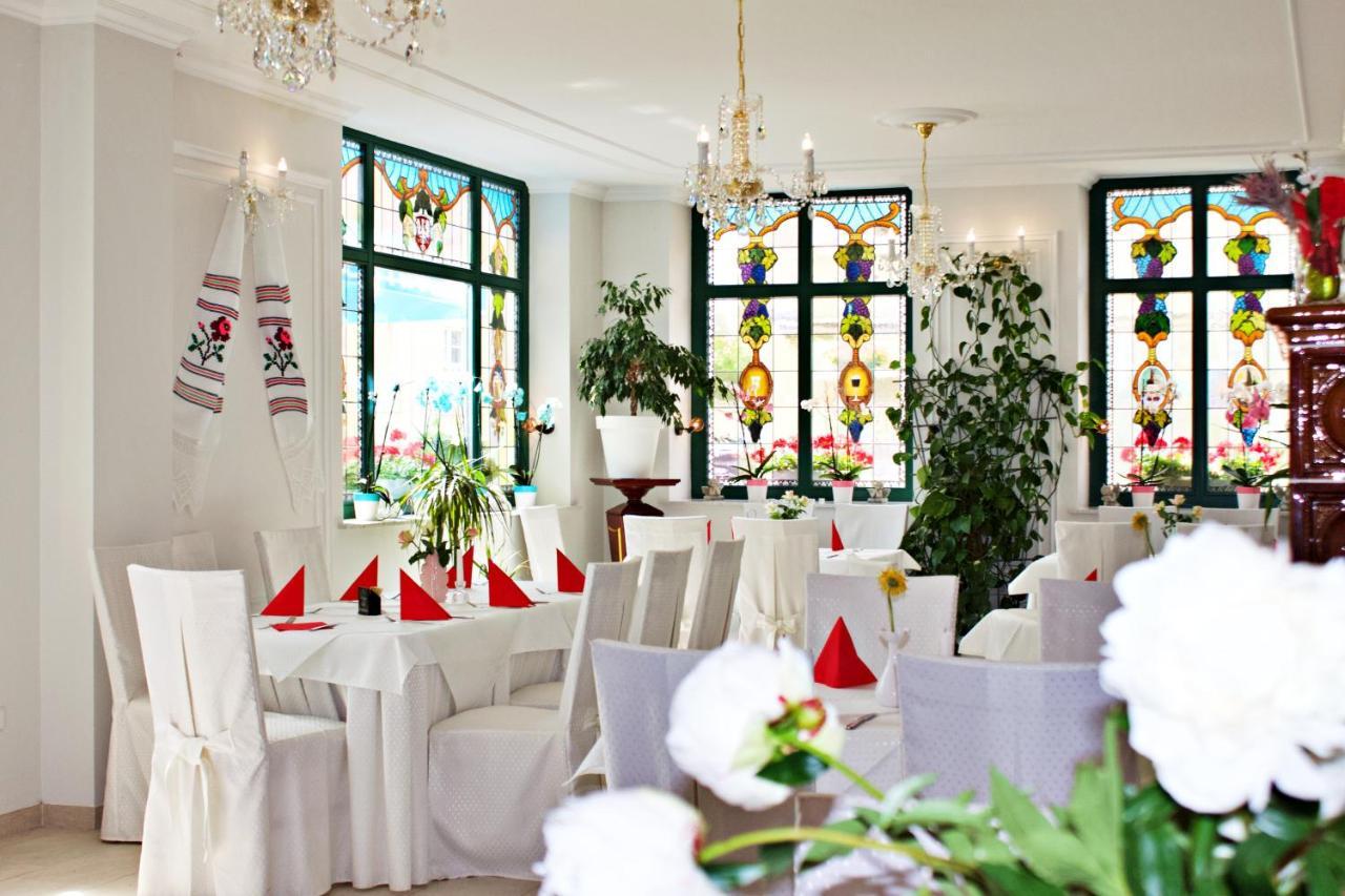 Ratskeller Hotel & Restaurant ลินโดว์ ภายนอก รูปภาพ