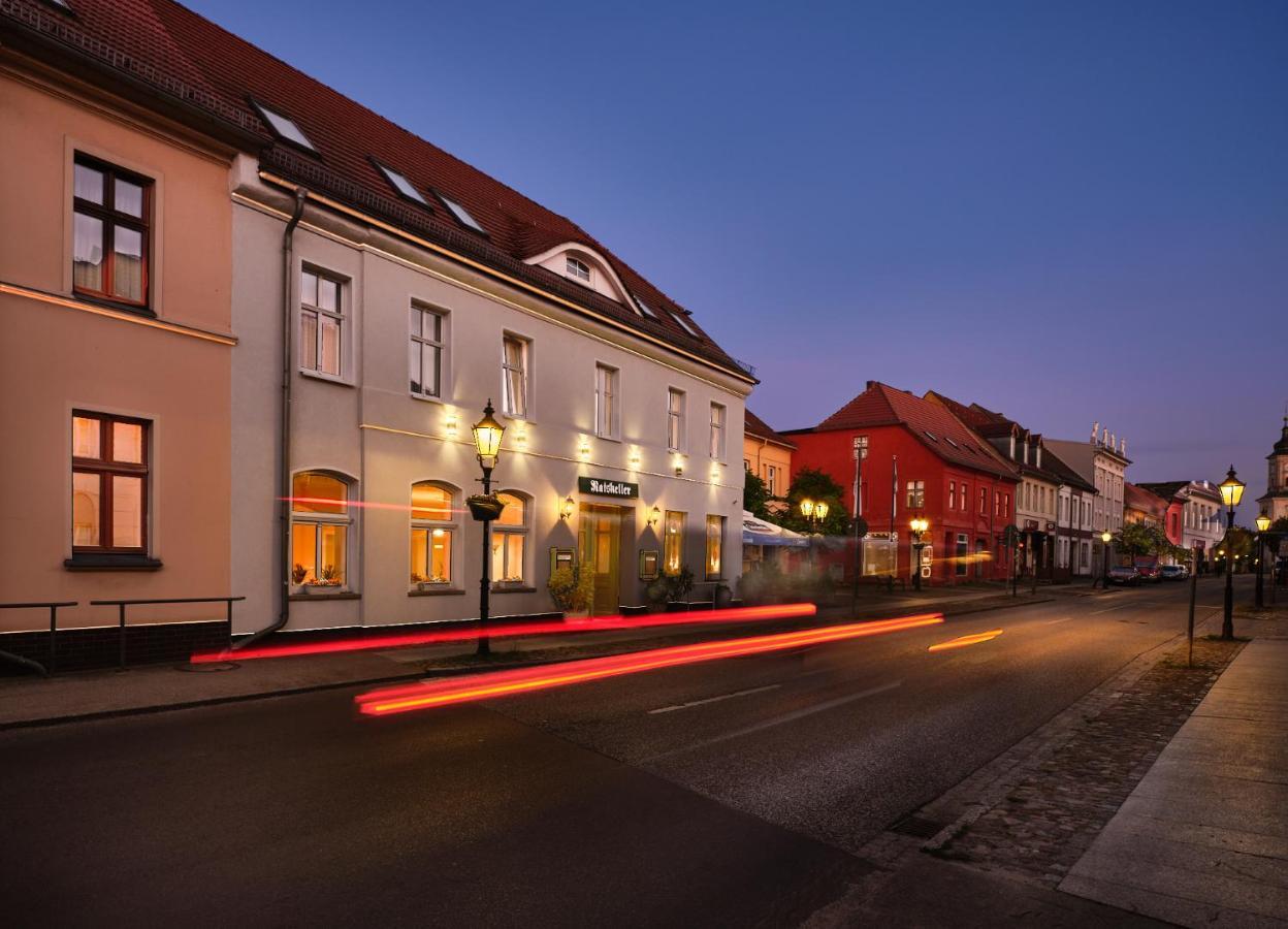 Ratskeller Hotel & Restaurant ลินโดว์ ภายนอก รูปภาพ
