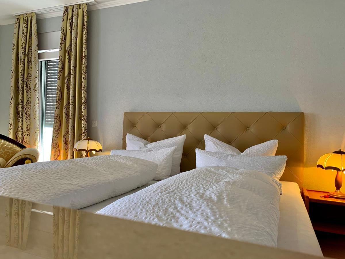 Ratskeller Hotel & Restaurant ลินโดว์ ภายนอก รูปภาพ