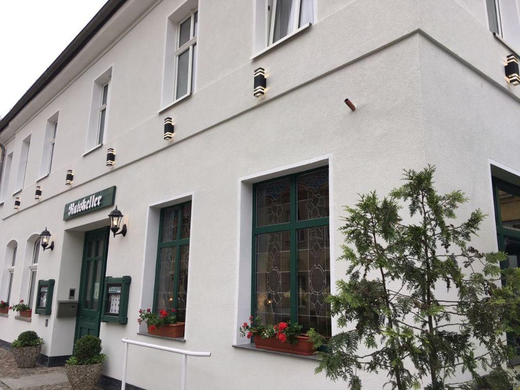 Ratskeller Hotel & Restaurant ลินโดว์ ภายนอก รูปภาพ