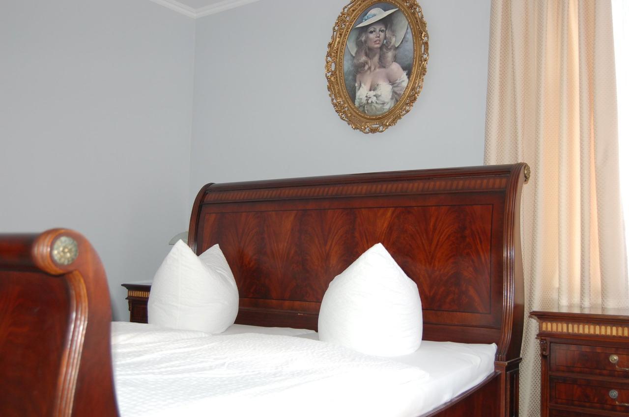 Ratskeller Hotel & Restaurant ลินโดว์ ภายนอก รูปภาพ