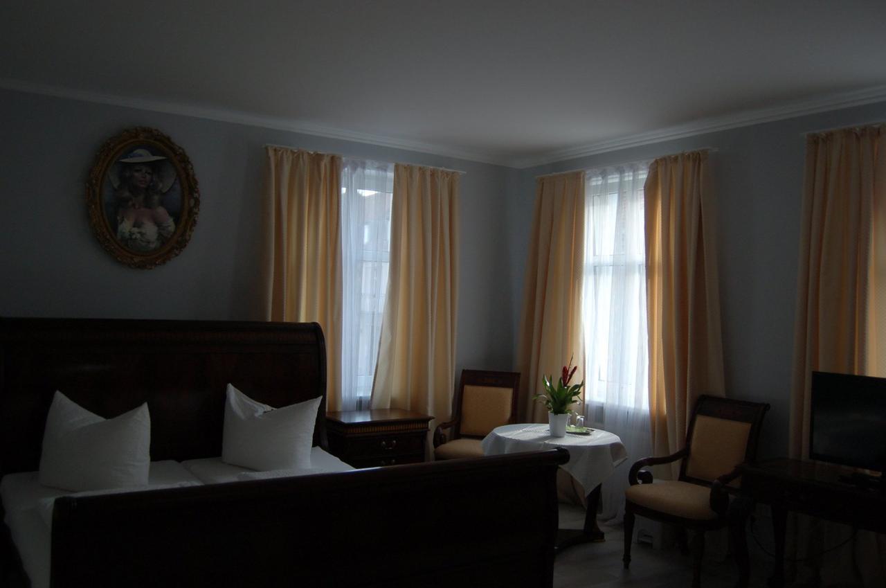 Ratskeller Hotel & Restaurant ลินโดว์ ภายนอก รูปภาพ
